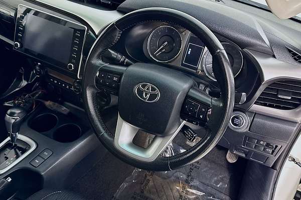 2021 Toyota HILUX SR5 (4x4) GUN126R FACELIFT 4X4