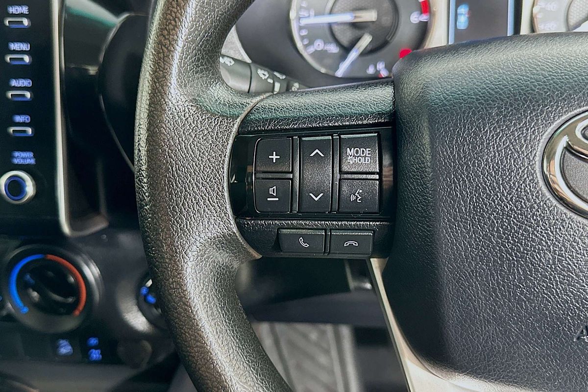 2021 Toyota HILUX SR (4x4) GUN126R FACELIFT 4X4