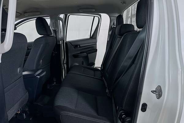 2021 Toyota HILUX SR (4x4) GUN126R FACELIFT 4X4