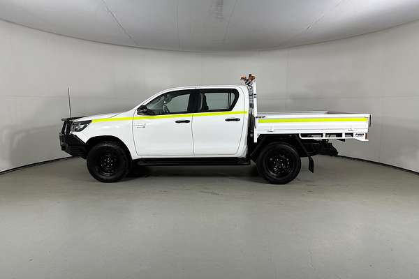 2022 Toyota HILUX SR (4x4) STEEL WHEELS GUN126R 4X4