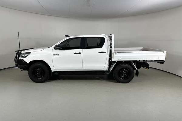2022 Toyota HILUX SR (4x4) STEEL WHEELS GUN126R 4X4