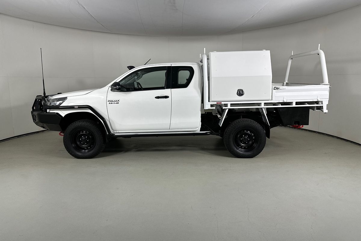 2020 Toyota Hilux SR (4x4) GUN126R FACELIFT 4X4