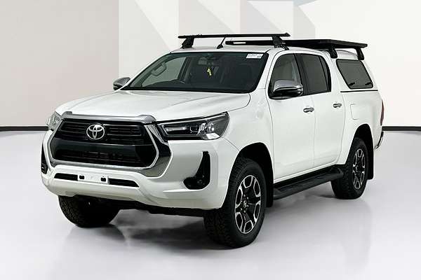 2020 Toyota HILUX SR5 (4x4) GUN126R FACELIFT 4X4