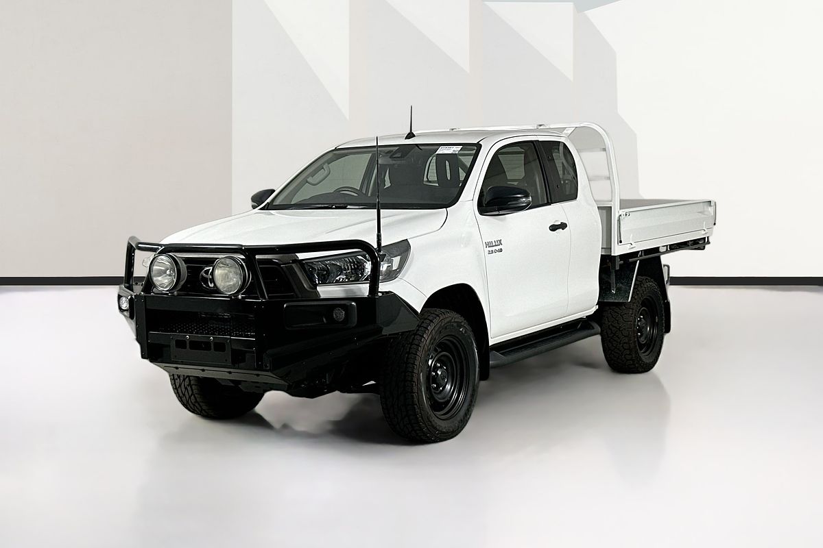 2020 Toyota Hilux SR (4x4) GUN126R FACELIFT 4X4