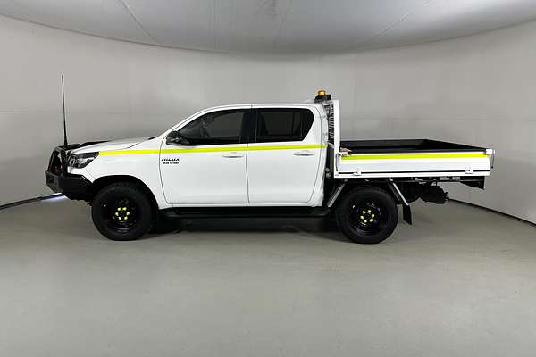 2023 Toyota HILUX SR (4x4) STEEL WHEELS GUN126R 4X4