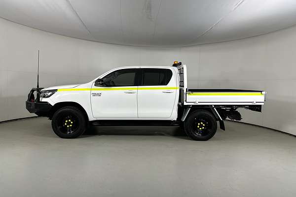 2023 Toyota HILUX SR (4x4) STEEL WHEELS GUN126R 4X4