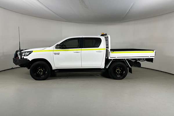 2024 Toyota HILUX SR (4x4) STEEL WHEELS GUN126R 4X4