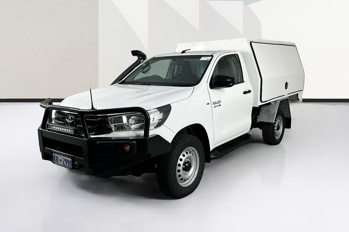 2017 Toyota HILUX SR (4x4) GUN126R 4X4