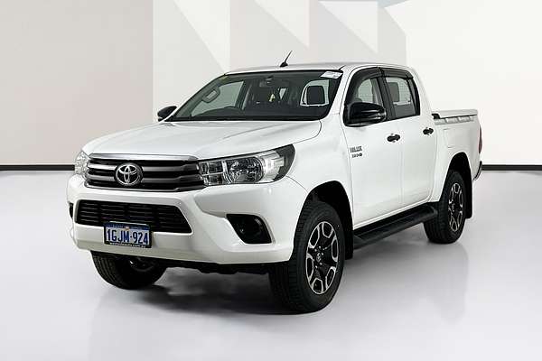 2017 Toyota HILUX SR (4x4) GUN126R 4X4