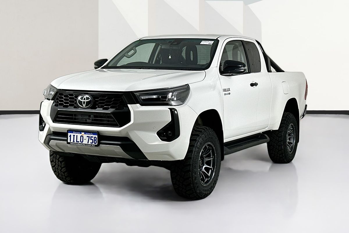 2024 Toyota Hilux SR5 (4x4) GUN126R 4X4