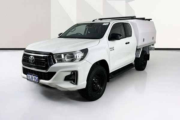 2020 Toyota Hilux SR (4x4) GUN126R FACELIFT 4X4
