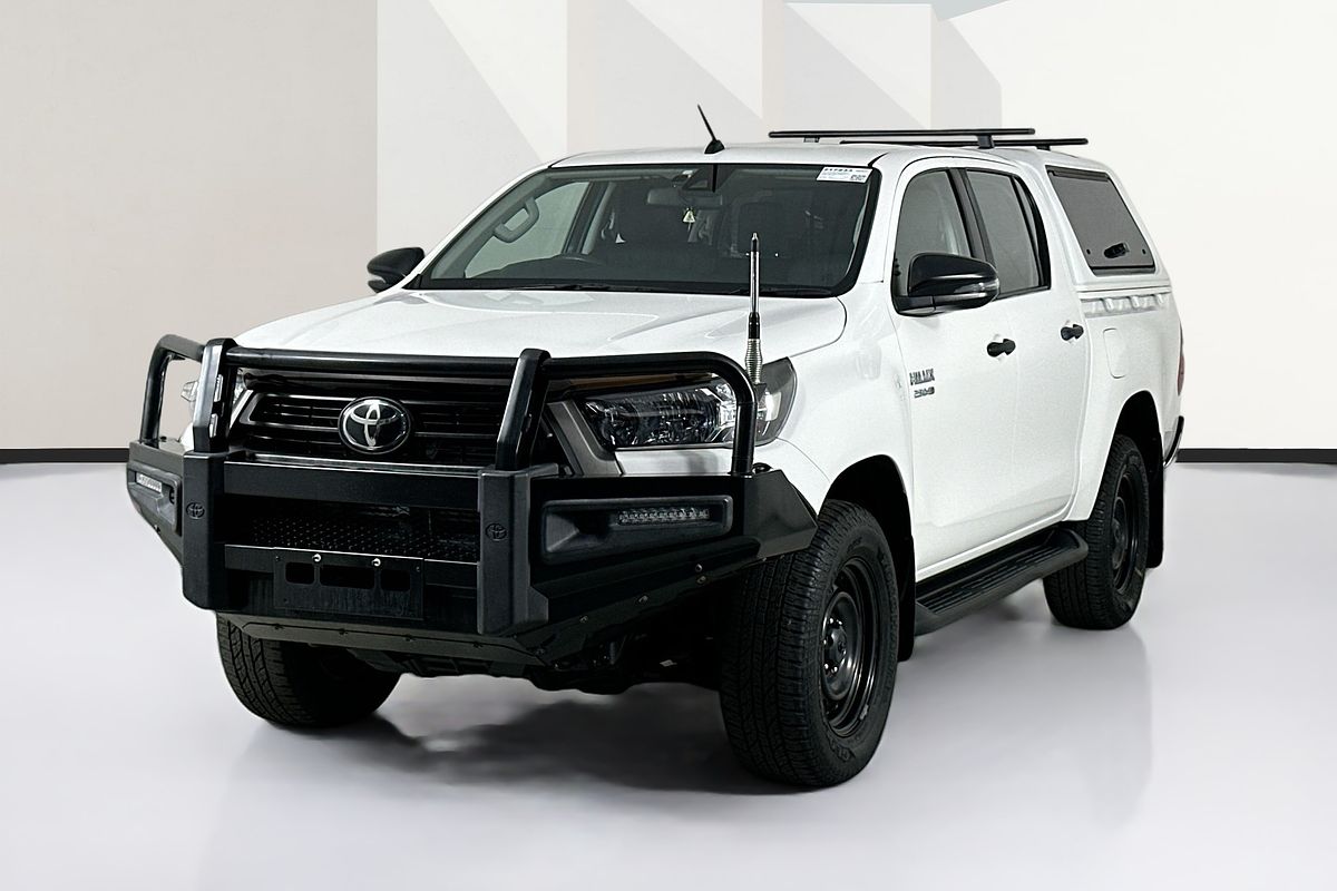 2020 Toyota HILUX SR (4x4) GUN126R FACELIFT 4X4