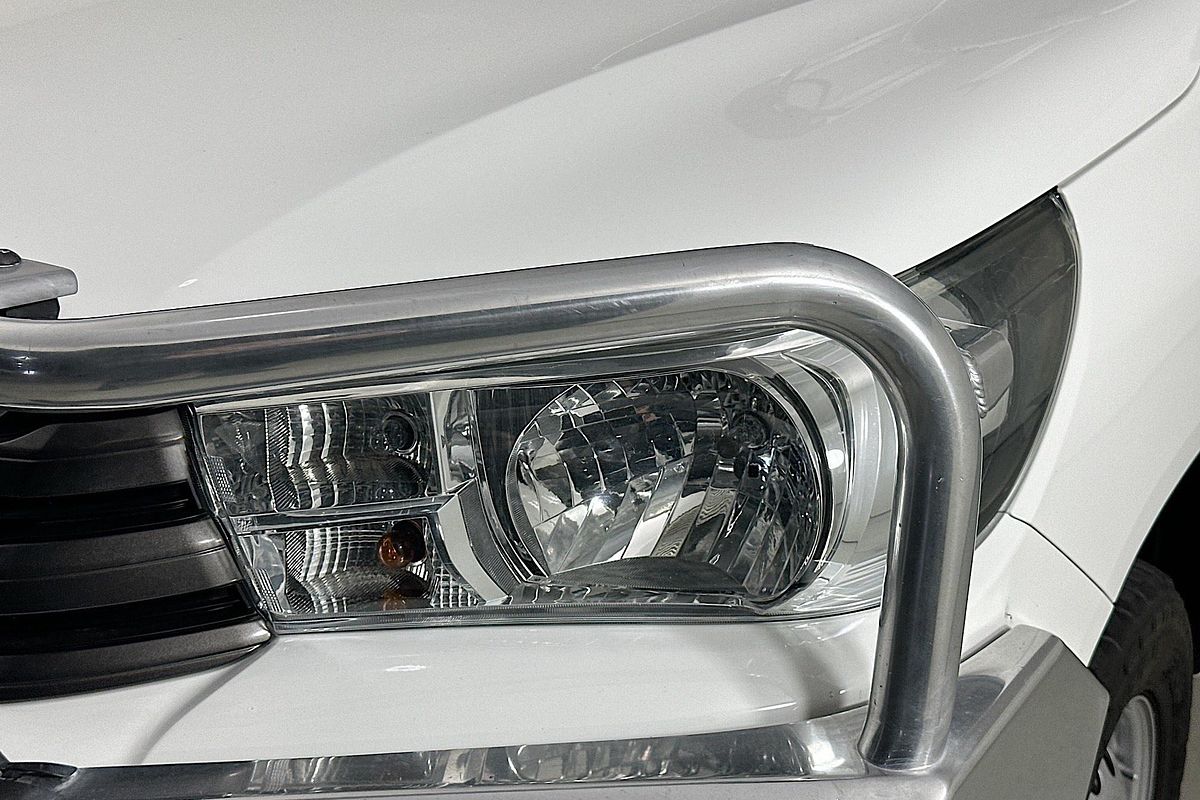 2019 Toyota HILUX SR (4x4) GUN126R MY19 4X4