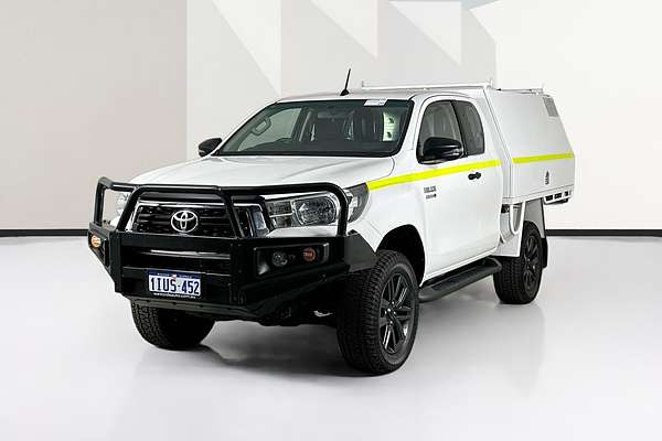 2019 Toyota HILUX SR (4x4) GUN126R MY19 4X4