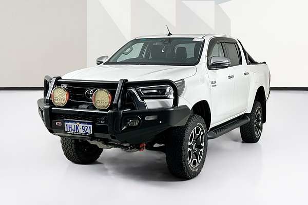 2021 Toyota HILUX SR5 (4x4) GUN126R FACELIFT 4X4