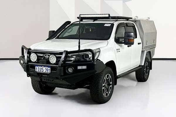 2018 Toyota HILUX SR5 (4x4) GUN126R MY17 4X4
