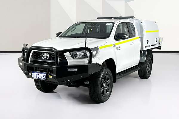 2025 Toyota HILUX SR (4x4) GUN126R RC 4X4