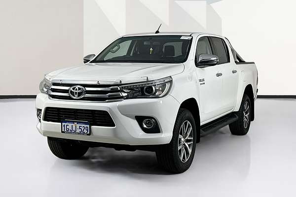 2017 Toyota HILUX SR5 (4x4) GUN126R 4X4