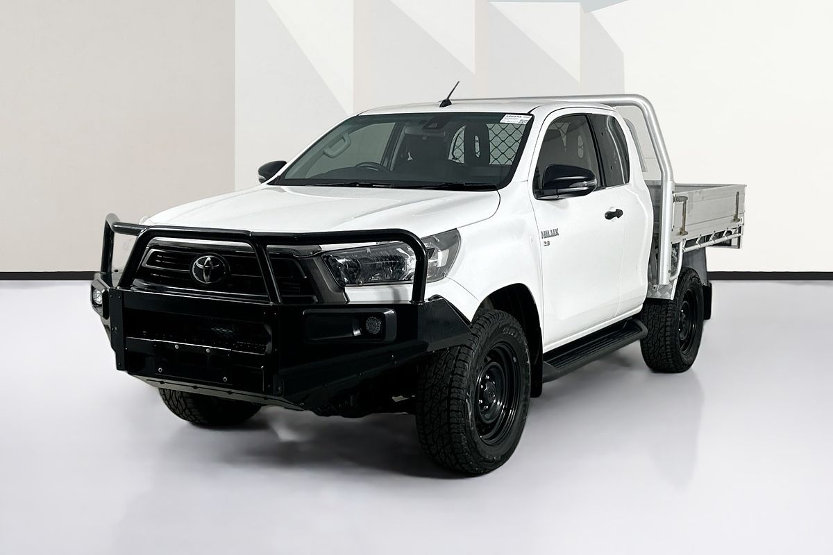 2020 Toyota Hilux SR (4x4) GUN126R FACELIFT 4X4