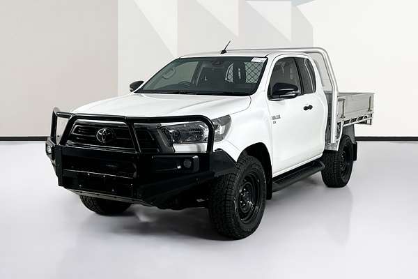 2020 Toyota Hilux SR (4x4) GUN126R FACELIFT 4X4