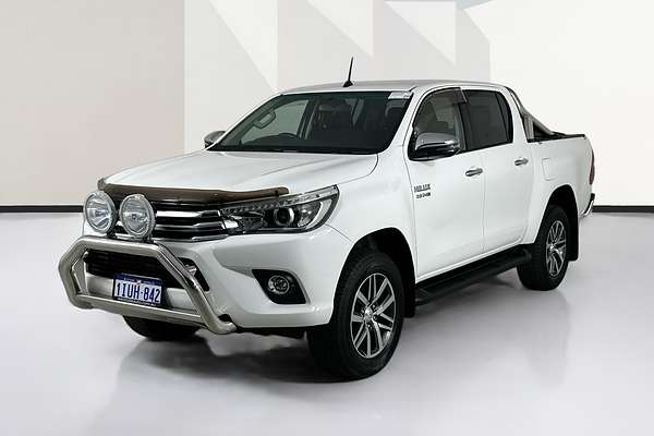 2017 Toyota HILUX SR5 (4x4) GUN126R 4X4