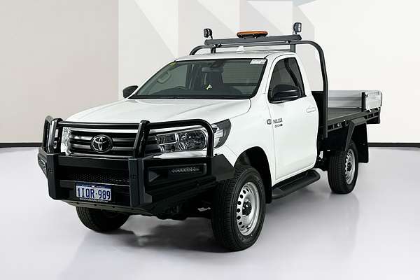 2025 Toyota HILUX SR (4x4) GUN126R RC 4X4