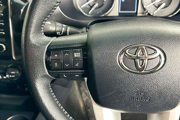 2022 Toyota HILUX SR5 (4x4) GUN126R 4X4