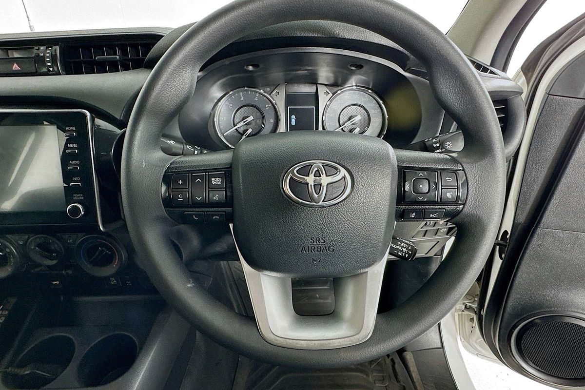 2021 Toyota HILUX SR (4x4) GUN126R FACELIFT 4X4