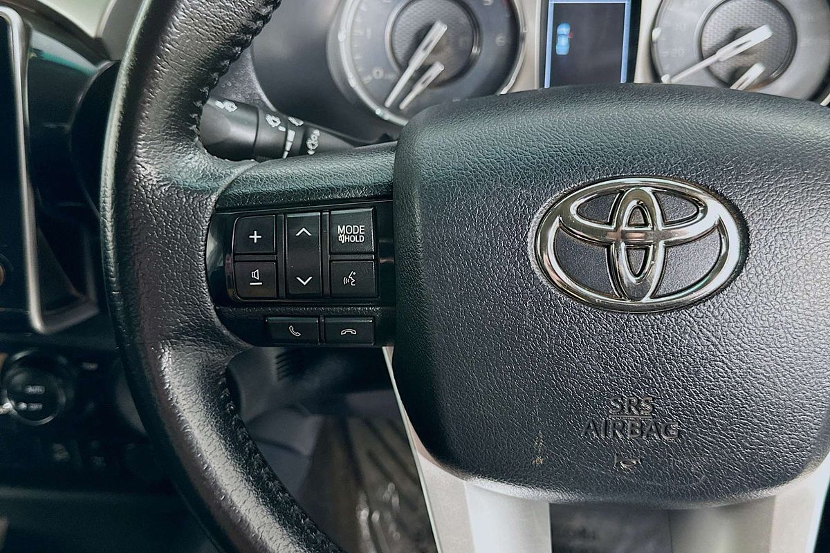 2021 Toyota HILUX SR5 (4x4) GUN126R FACELIFT 4X4