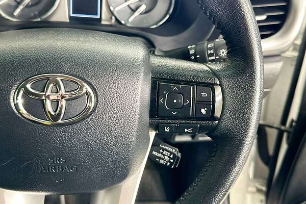 2022 Toyota HILUX SR5 (4x4) GUN126R 4X4