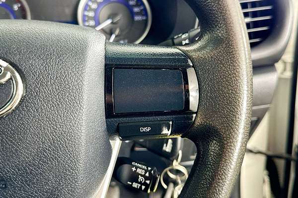 2017 Toyota HILUX SR (4x4) GUN126R 4X4