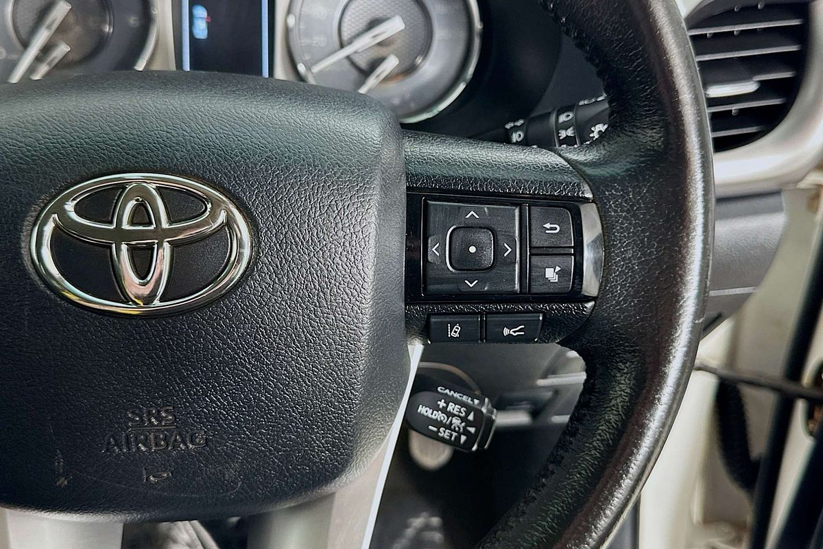2021 Toyota HILUX SR5 (4x4) GUN126R FACELIFT 4X4