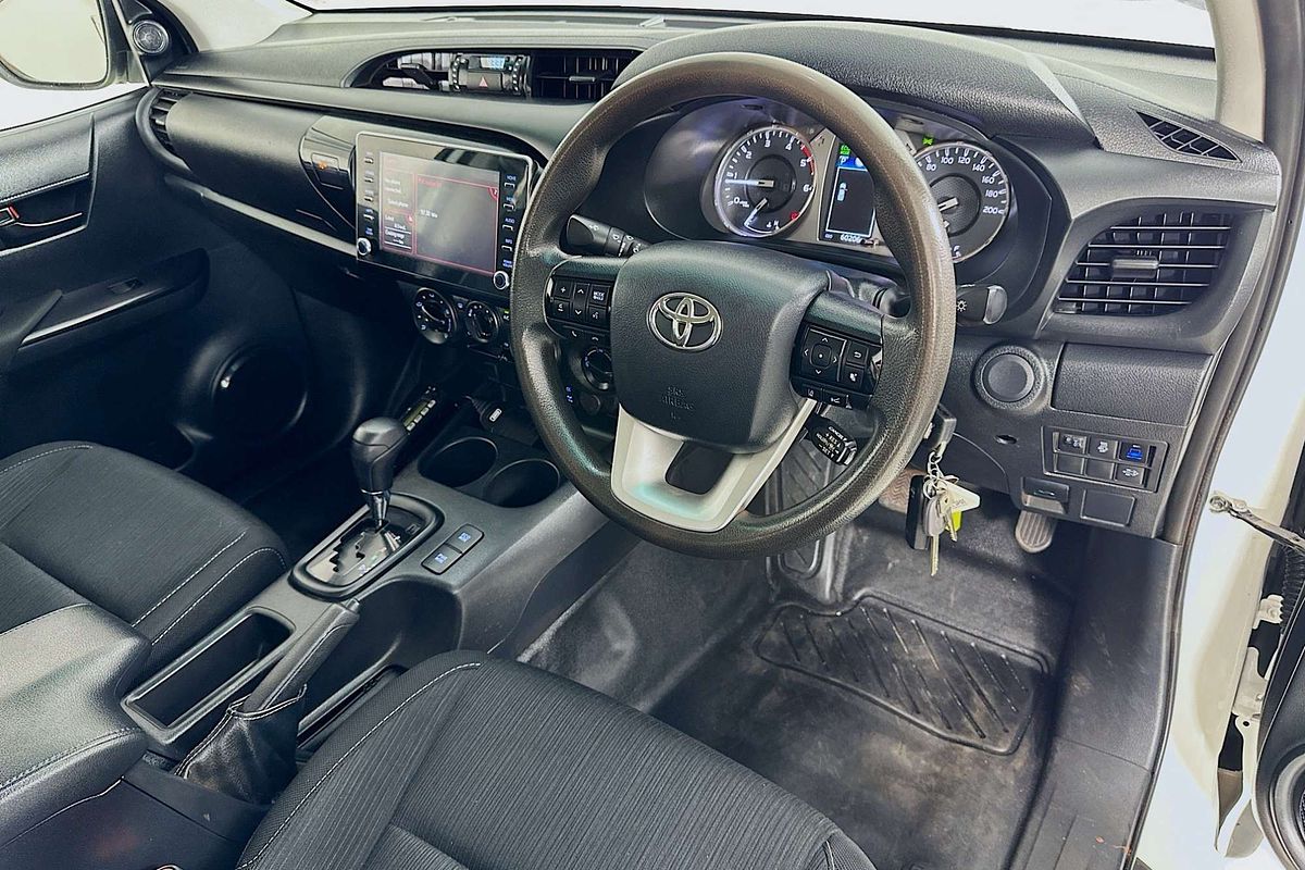 2021 Toyota HILUX SR (4x4) GUN126R FACELIFT 4X4