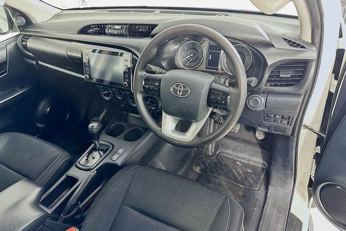2021 Toyota HILUX SR (4x4) GUN126R FACELIFT 4X4