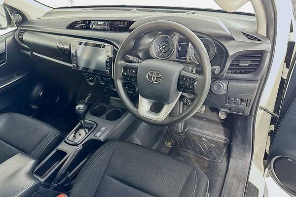 2021 Toyota HILUX SR (4x4) GUN126R FACELIFT 4X4