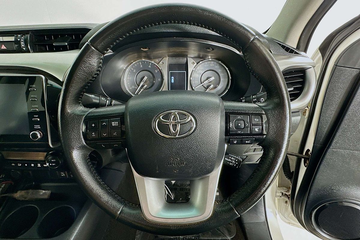 2021 Toyota HILUX SR5 (4x4) GUN126R FACELIFT 4X4