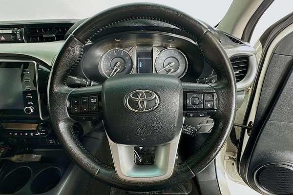 2021 Toyota HILUX SR5 (4x4) GUN126R FACELIFT 4X4
