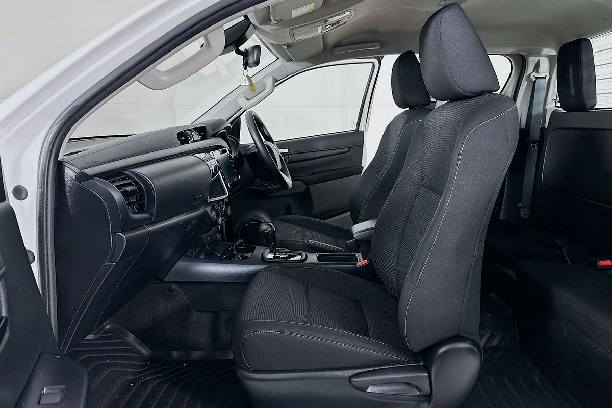 2023 Toyota Hilux SR (4x4) GUN126R 4X4