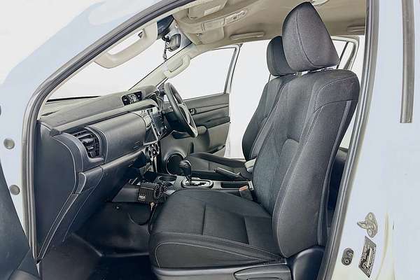 2021 Toyota HILUX SR (4x4) GUN126R FACELIFT 4X4