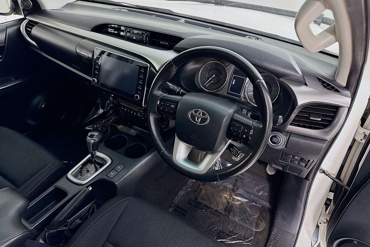 2021 Toyota HILUX SR5 (4x4) GUN126R FACELIFT 4X4