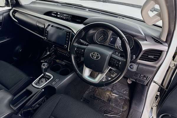 2021 Toyota HILUX SR5 (4x4) GUN126R FACELIFT 4X4