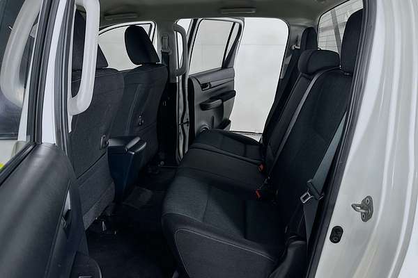 2021 Toyota HILUX SR (4x4) GUN126R FACELIFT 4X4