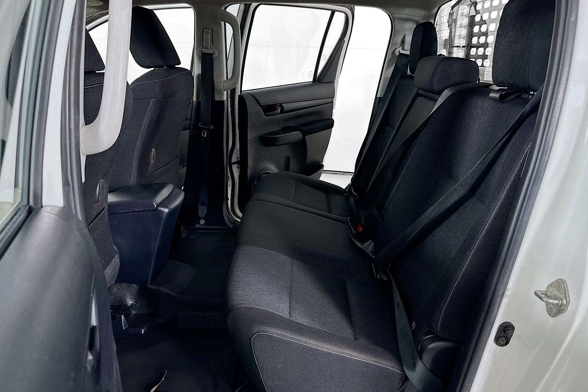 2021 Toyota HILUX SR (4x4) GUN126R FACELIFT 4X4