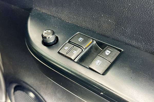 2017 Toyota HILUX SR (4x4) GUN126R 4X4