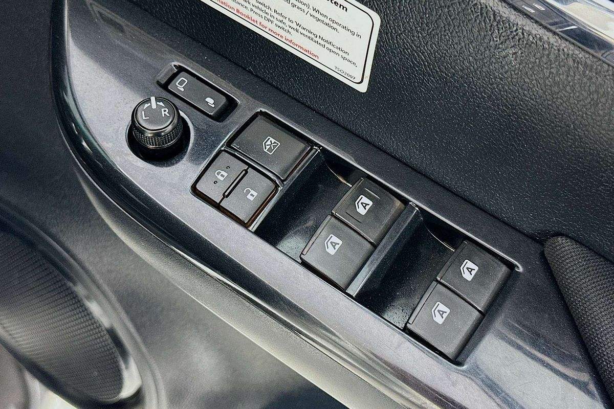 2021 Toyota HILUX SR5 (4x4) GUN126R FACELIFT 4X4