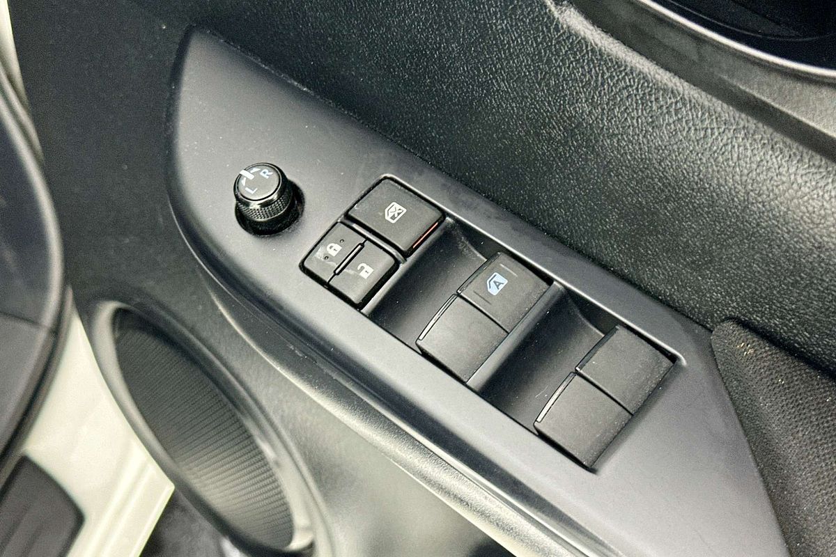 2023 Toyota HILUX SR (4x4) GUN126R 4X4