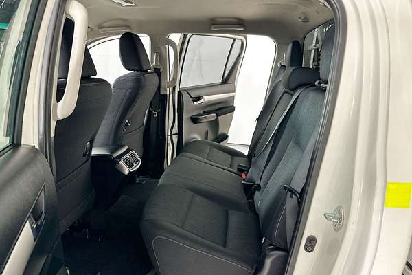 2022 Toyota HILUX SR5 (4x4) GUN126R 4X4