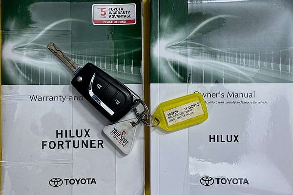 2020 Toyota HILUX SR (4x4) GUN126R FACELIFT 4X4