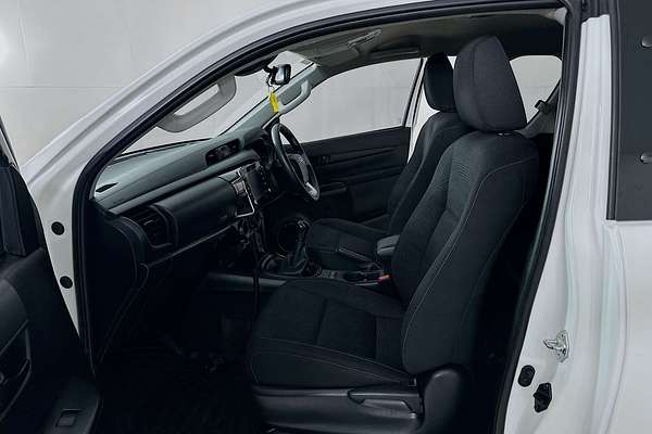 2022 Toyota Hilux SR (4x4) GUN126R 4X4