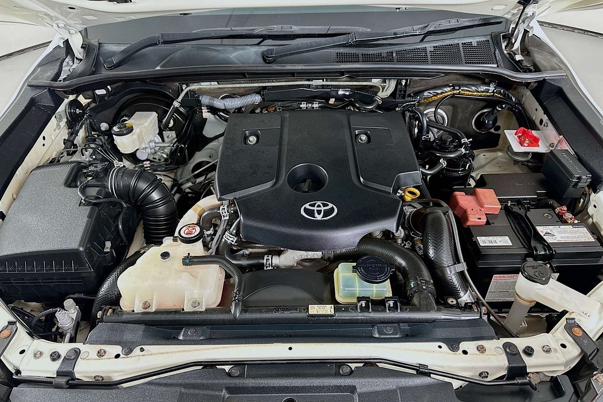 2021 Toyota HILUX SR (4x4) GUN126R FACELIFT 4X4